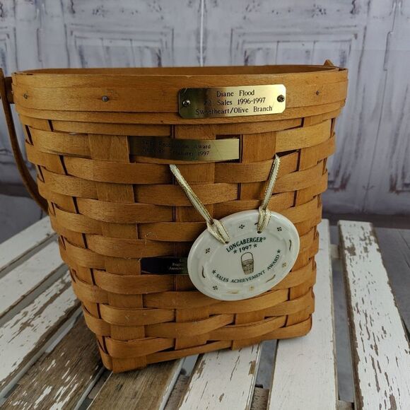 Longerberger 1997 basket recognition award winner